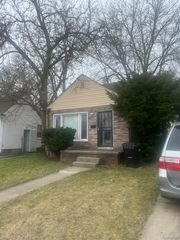 20067 Greenview Ave, Detroit, MI 48219