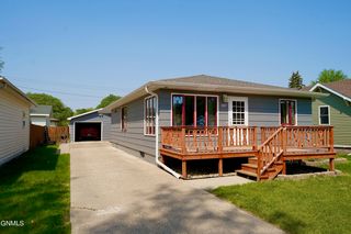 1307 3rd Ave NW, Jamestown, ND 58401