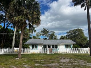 1023 SE 7th St, Stuart, FL 34996