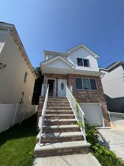 136 Beach St #2R, Staten Island, NY 10304