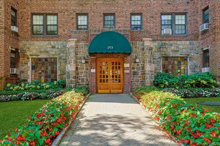 253 Garth Road #3E, Scarsdale, NY 10583