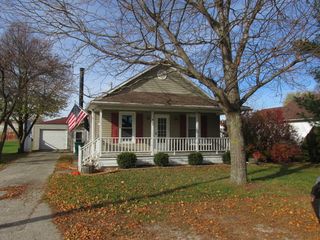 403 S  Cedar St, Cedar Pt, IL 61316