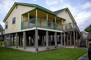 202 E  Church St, Delcambre, LA 70528