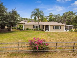 17644 Dogwood Dr, Lutz, FL 33558