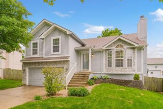 17525 W  111th Ct, Olathe, KS 66061