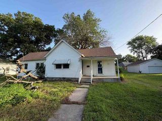 835 W  Elm St, Columbus, KS 66725