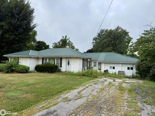 411 N  Oak St, Agency, IA 52530