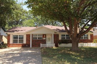 5224 42nd St, Lubbock, TX 79414