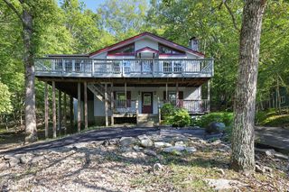 170 Regent St, Bushkill, PA 18324