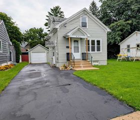 215 Wayland St, Beaver Dam, WI 53916