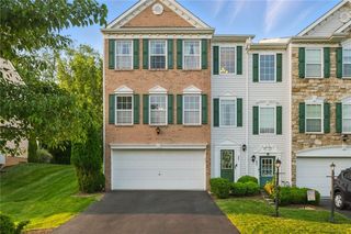 207 Grace Manor Dr, Coraopolis, PA 15108