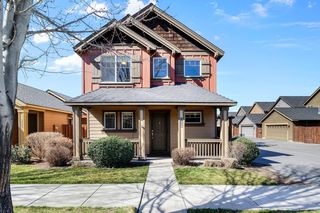 467 NW 27th St, Redmond, OR 97756