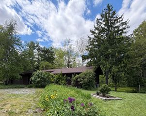 229 Brookwood Dr, Bluffton, OH 45817