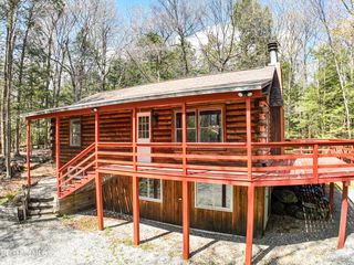 859 Moberg Rd, Becket, MA 01223