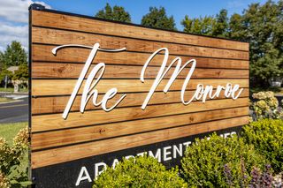 940 University Woods Dr #109, New Albany, IN 47150