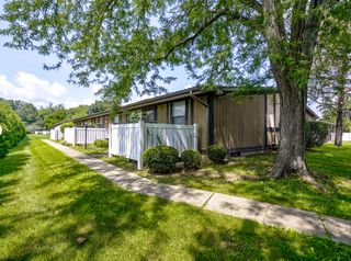 225 White Cliffs Ct #0b1d2020b, Springfield, OH 45503