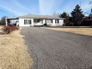 817 N  1st St, Okeene, OK 73763