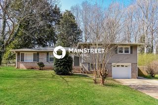 5613 Woodland Dr, Acworth, GA 30102