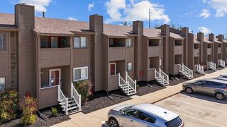 1707 E  Walnut Lawn St, Springfield, MO 65804