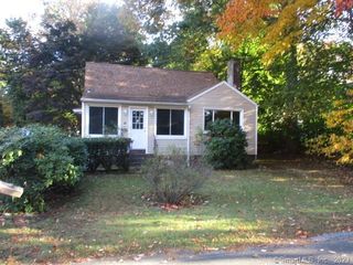 42 Sampson Ave, Milford, CT 06460