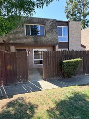 2200 Cedro Ct #B, Bakersfield, CA 93309
