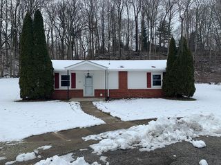 637 Green Valley Dr, Danville, IN 46122