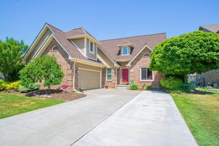 16805 Tower Dr, Macomb, MI 48044