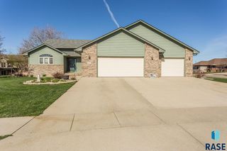 1201 S  Mac Dougall Cir, Sioux Falls, SD 57106