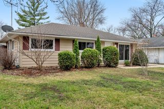 2600 Inwood Dr, Joliet, IL 60435