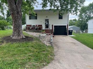 18208 E  17th Street Ct N, Independence, MO 64058