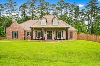 605 Forest Edge Dr, Woodworth, LA 71485