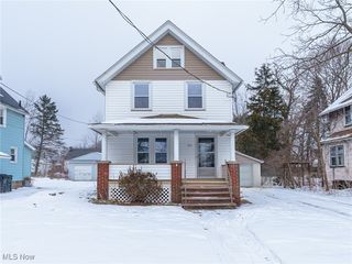 165 Courtland St, Elyria, OH 44035