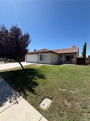 3401 Huron Dr, Rosamond, CA 93560