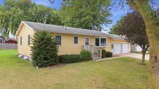 628 13th Ave SE, Waseca, MN 56093