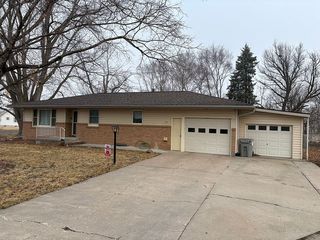112 E  1st St, Valparaiso, NE 68065