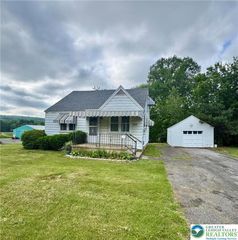 777 Penn Dr, Tamaqua, PA 18252