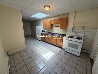 179 Harvard St #3C, Cambridge, MA 02139
