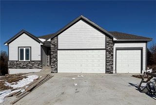 1200 NW 5th St, Oak Grove, MO 64075