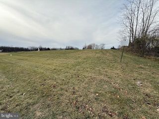 14929 Cedarbrook Dr, Greencastle, PA 17225