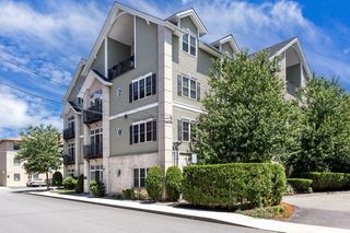 163 Rumford Ave #202, Mansfield, MA 02048