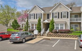 2003 Lenox Oval, Pittsburgh, PA 15237