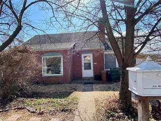 236 W  4th St, Hermann, MO 65041