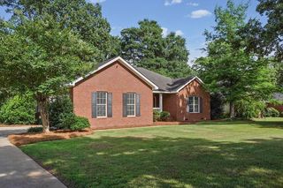 195 Willow Lake Dr, Leesburg, GA 31763