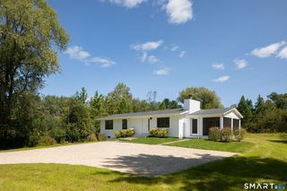 27 Robin Hill Lane, Lakeville, CT 06039