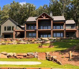 879 Windy Point Dr, Dadeville, AL 36853