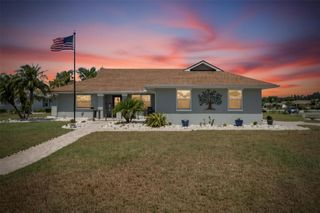 2002 View Dr E, Sun City Center, FL 33573