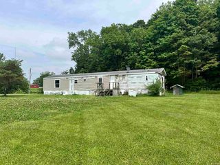 8746 E  600 N, Logansport, IN 46947