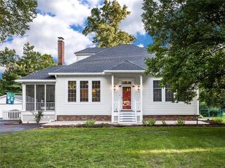 213 Pine Lake Rd, Collinsville, IL 62234