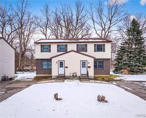 912 Mildred Ave #910, Utica, NY 13502