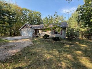 2080 W  Sunset Dr, Roscommon, MI 48653